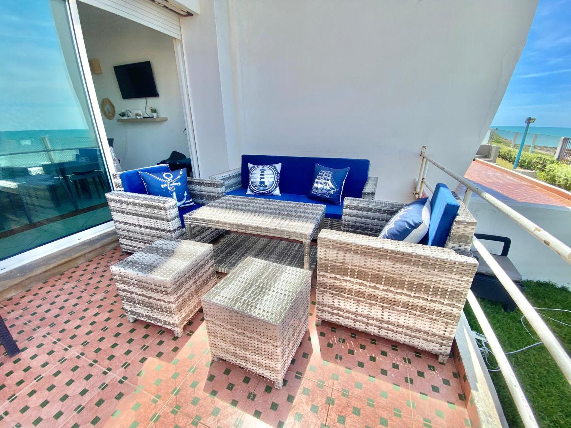 Splendid Beachfront Villa In Sidi Bouzid Beach With Pool Douar Ourlali Kültér fotó
